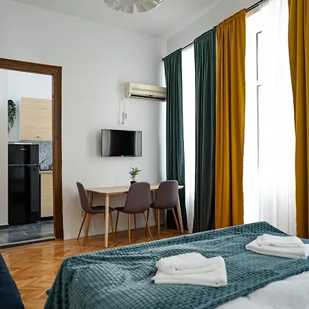 Old Town Jacuzzi * Boekarest